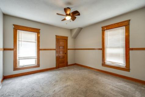 87 Hawthorne Avenue Akron OH 44303