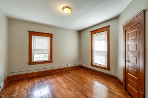 87 Hawthorne Avenue Akron OH 44303