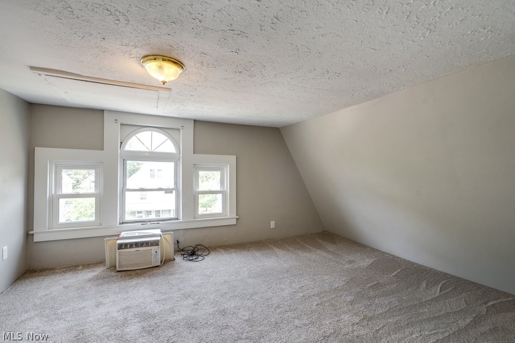 87 Hawthorne Avenue Akron OH 44303