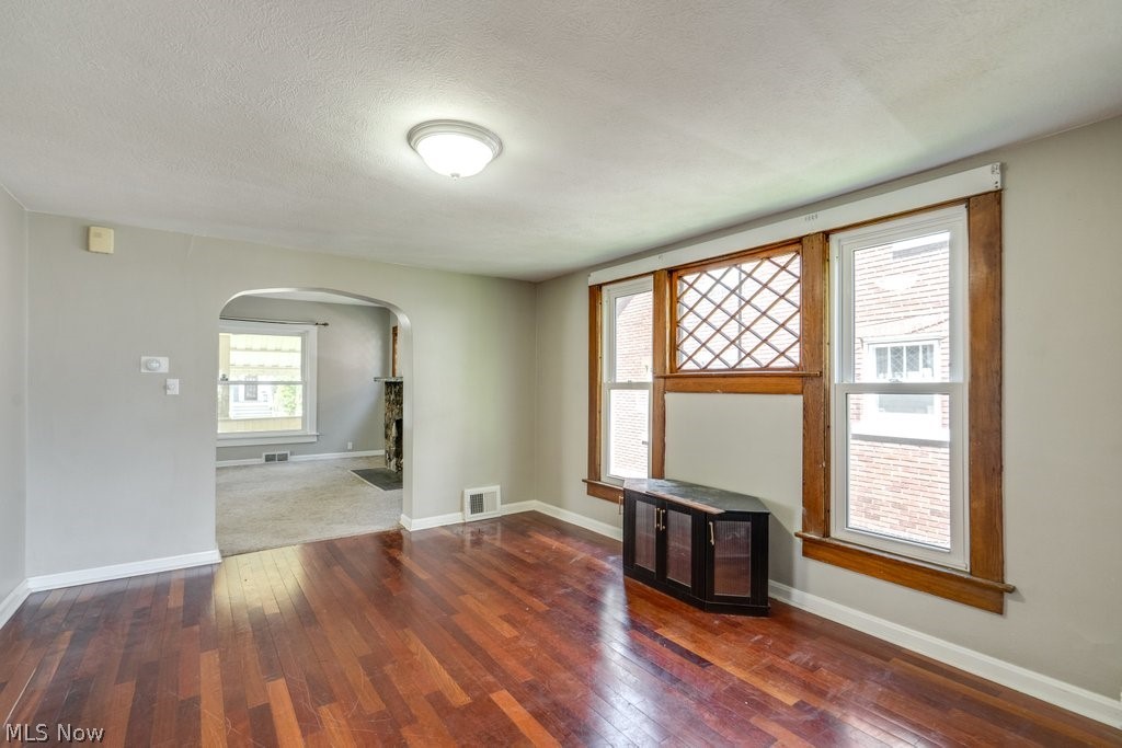 87 Hawthorne Avenue Akron OH 44303