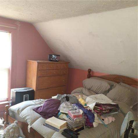 10004 Elk Avenue Cleveland OH 44108
