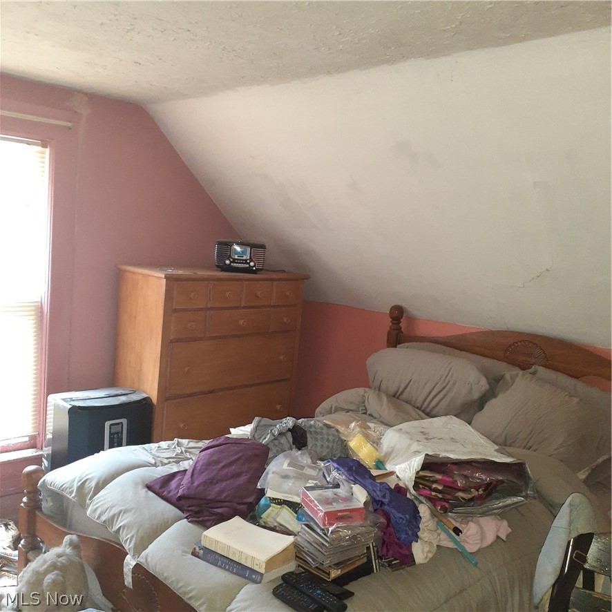 10004 Elk Avenue Cleveland OH 44108