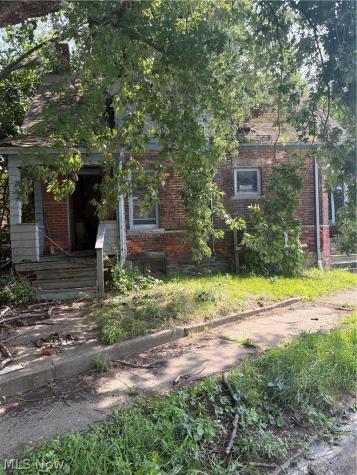 10004 Elk Avenue Cleveland OH 44108