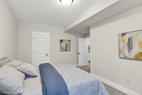 4642 Crocker Woods Lane Westlake OH 44145
