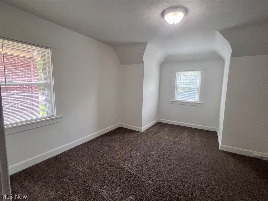 315 Indiana Avenue Mcdonald OH 44437