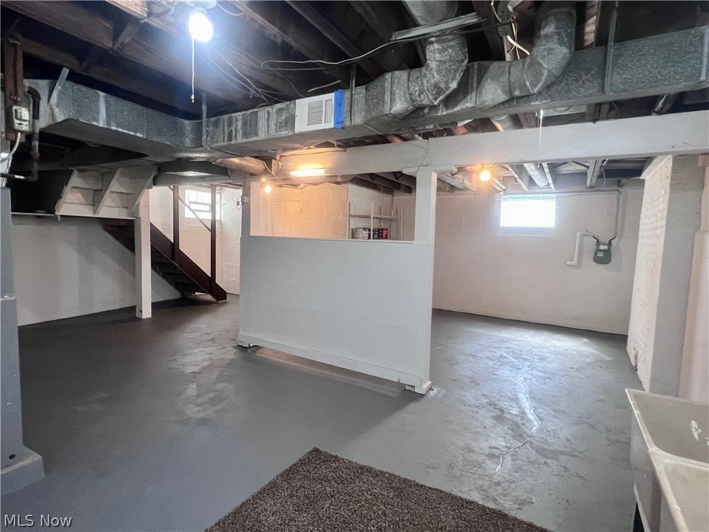 315 Indiana Avenue Mcdonald OH 44437