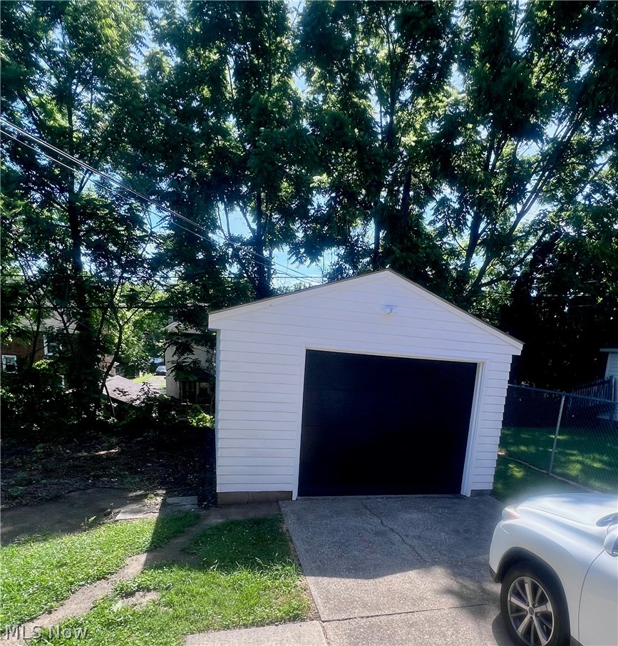 315 Indiana Avenue Mcdonald OH 44437