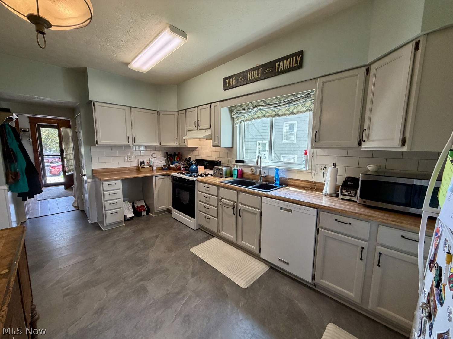 123 W 8th Street Dover OH 44622