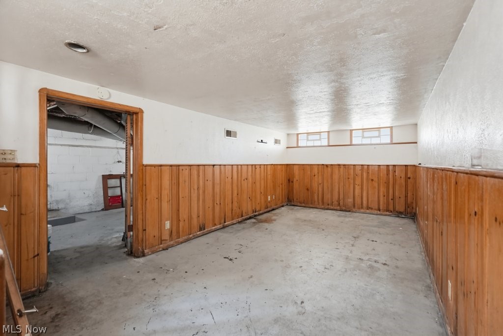 21860 Roberts Avenue Euclid OH 44123