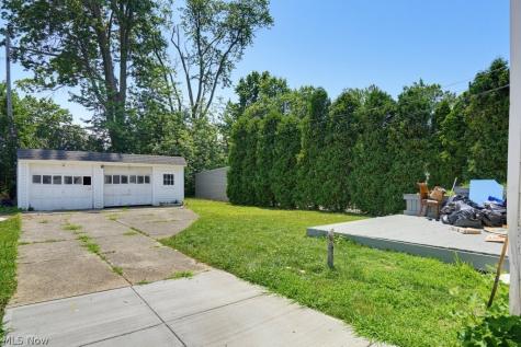 21860 Roberts Avenue Euclid OH 44123
