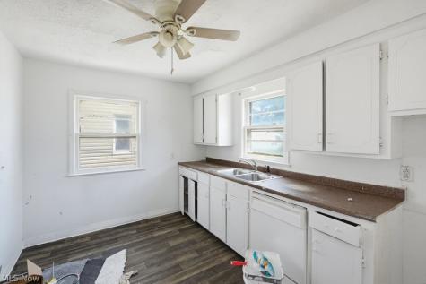 21860 Roberts Avenue Euclid OH 44123