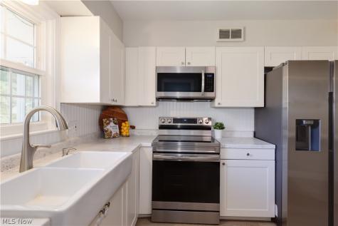 2535 Grant Avenue Cuyahoga Falls OH 44223