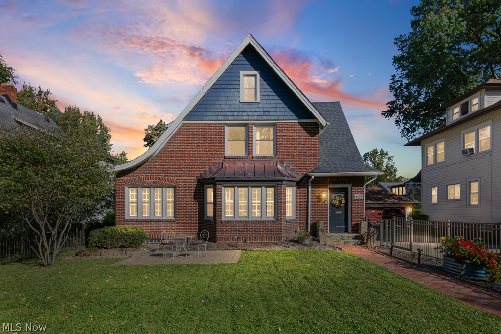 1427 Delia Avenue Akron OH 44320