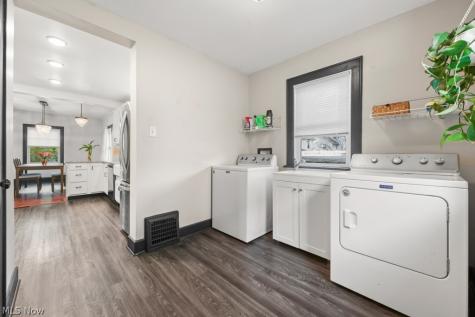 1427 Delia Avenue Akron OH 44320