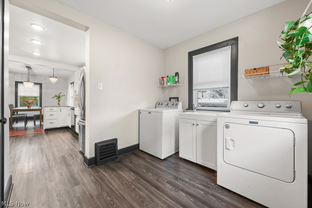 1427 Delia Avenue Akron OH 44320