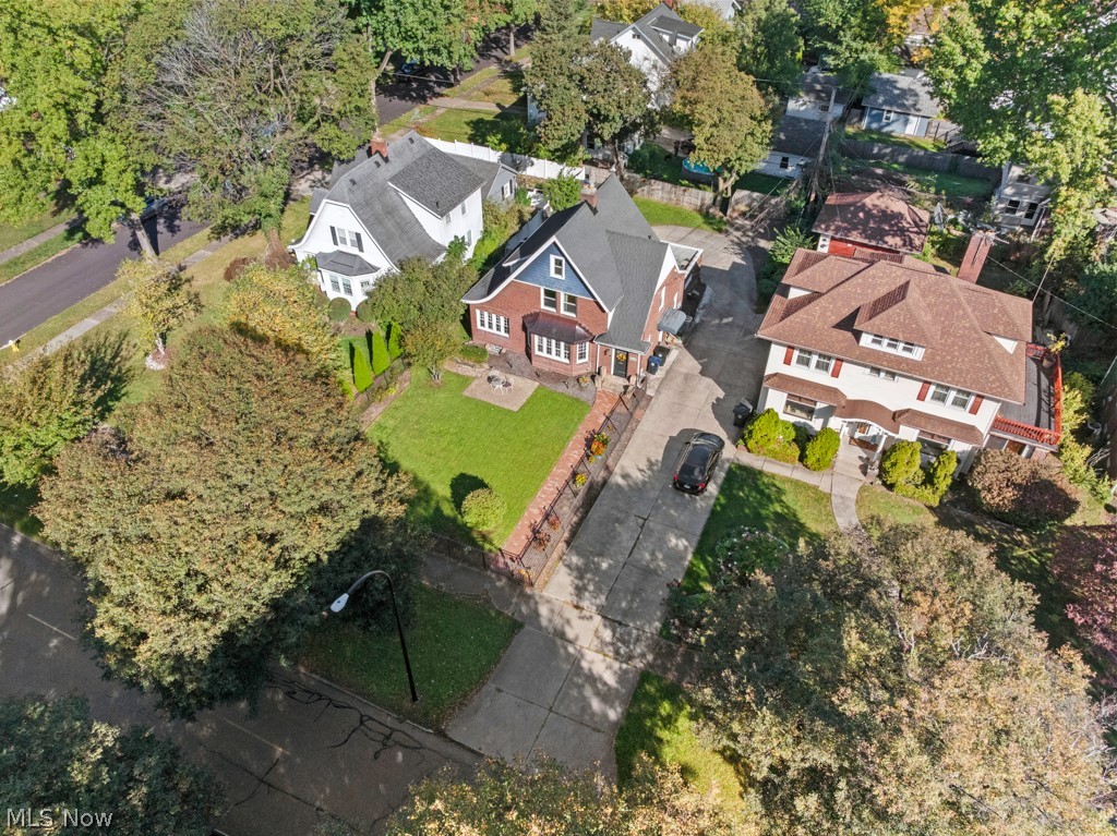 1427 Delia Avenue Akron OH 44320