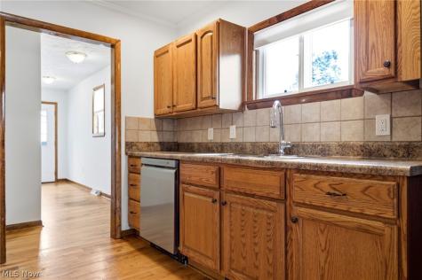 33749 Kenilworth Road Eastlake OH 44095