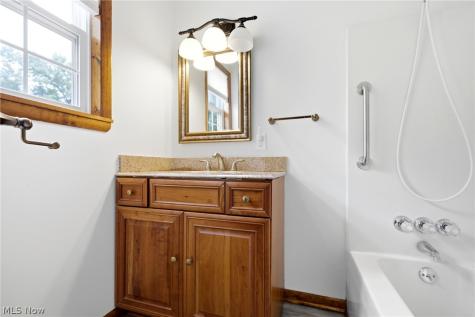 33749 Kenilworth Road Eastlake OH 44095