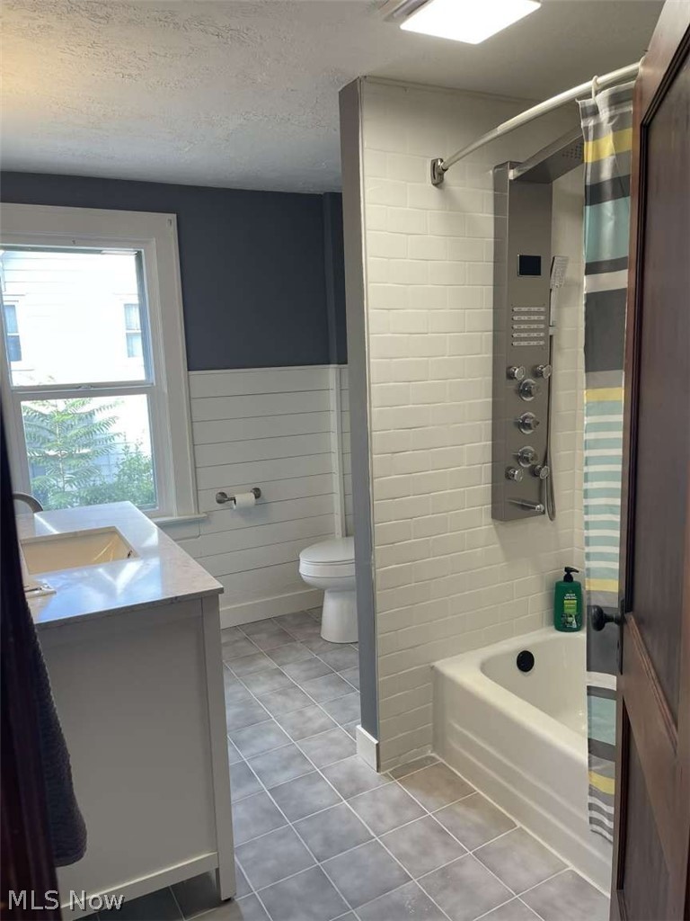 1273 Pondview Avenue Akron OH 44305