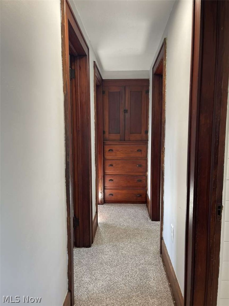 1273 Pondview Avenue Akron OH 44305