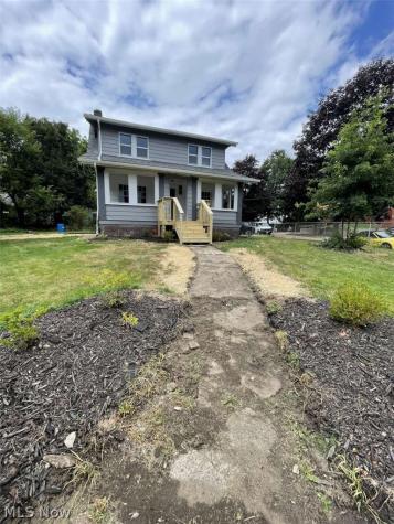 1273 Pondview Avenue Akron OH 44305