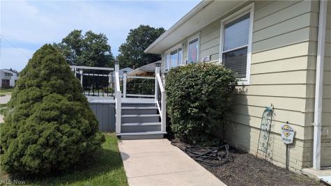 18971 Nitra Avenue Maple Heights OH 44137