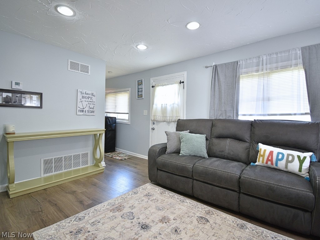 33850 Beachpark Drive Eastlake OH 44095
