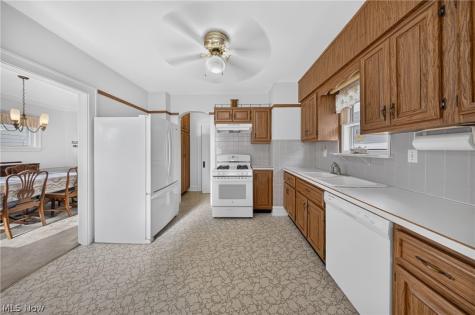 3588 W 155th Street Cleveland OH 44111
