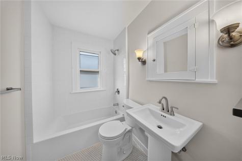 3588 W 155th Street Cleveland OH 44111