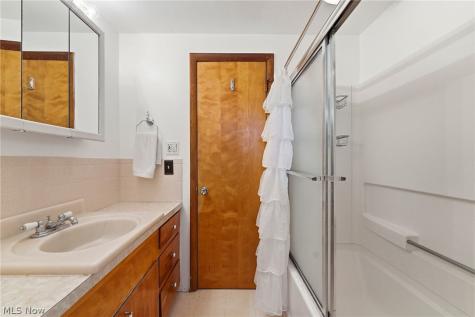 5180 Lynncrest Street SW Canton OH 44706