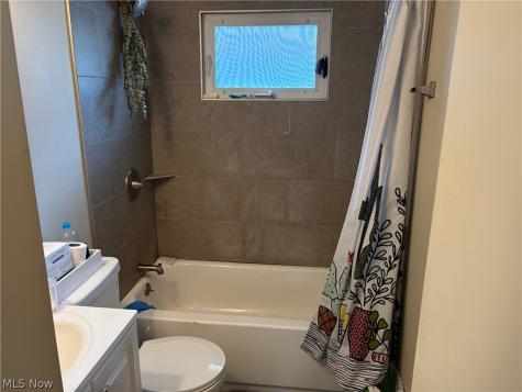 18604 Flamingo Avenue Cleveland OH 44135