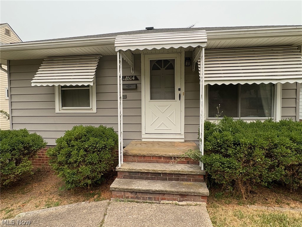 18604 Flamingo Avenue Cleveland OH 44135