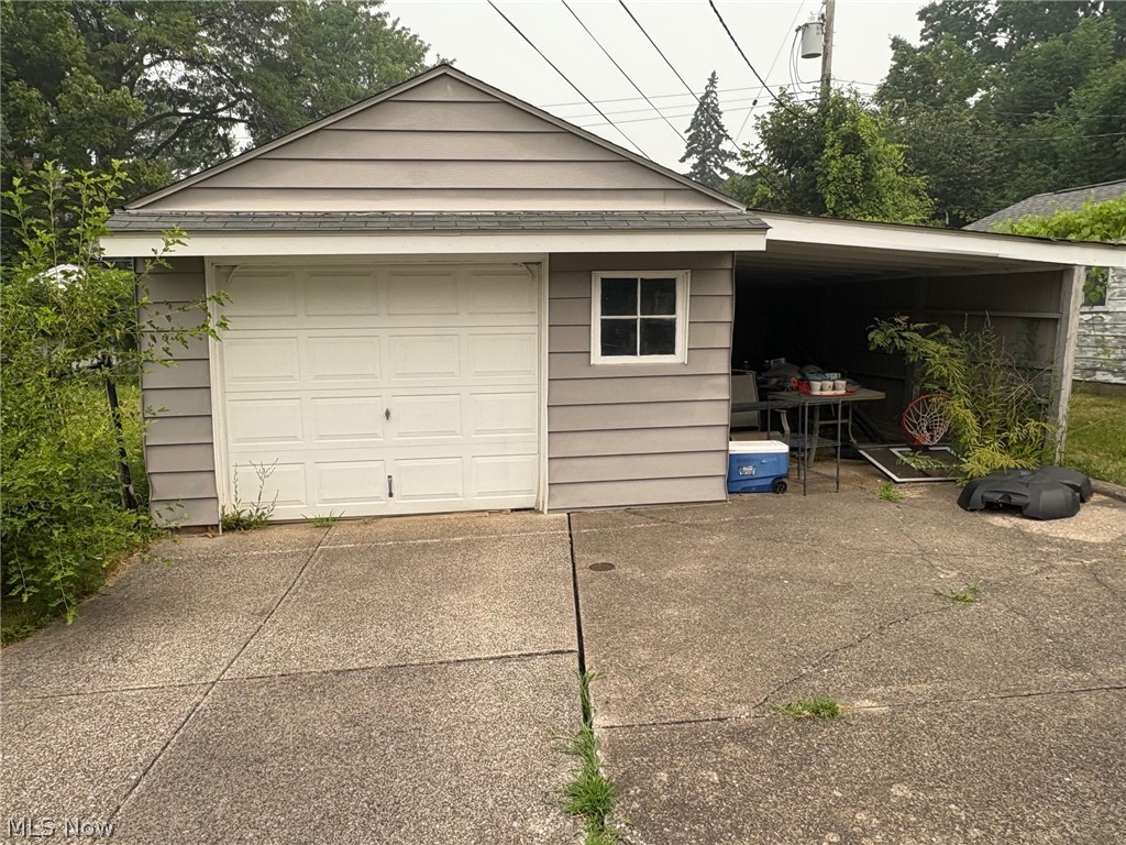 18604 Flamingo Avenue Cleveland OH 44135