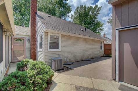 3041 33rd Street NE Canton OH 44705