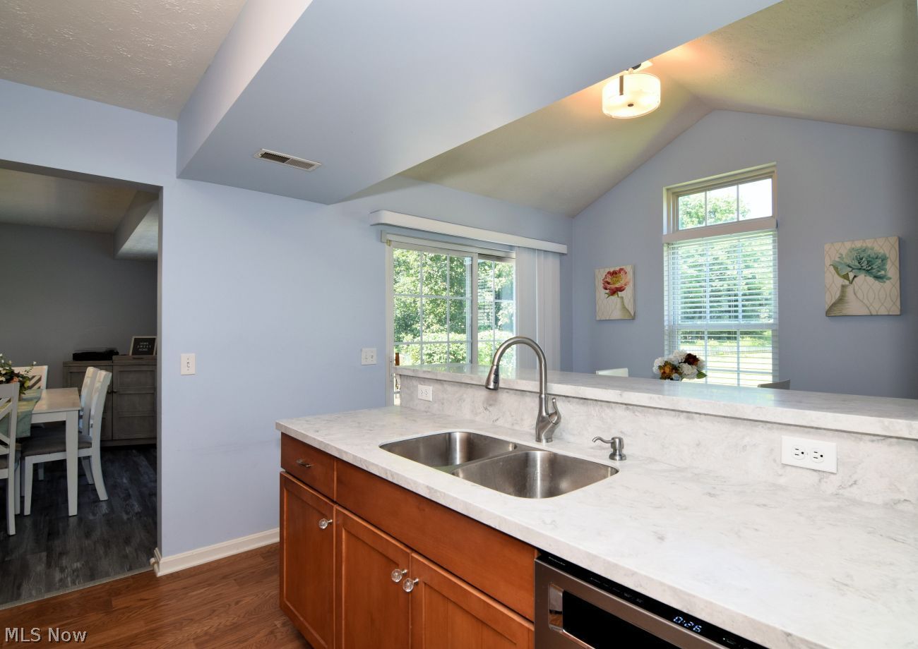 263 Teal Circle Akron OH 44319