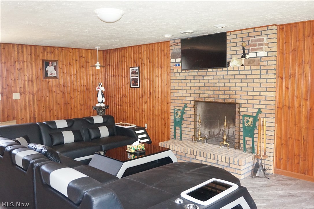 6019 New London Road Ashtabula OH 44004