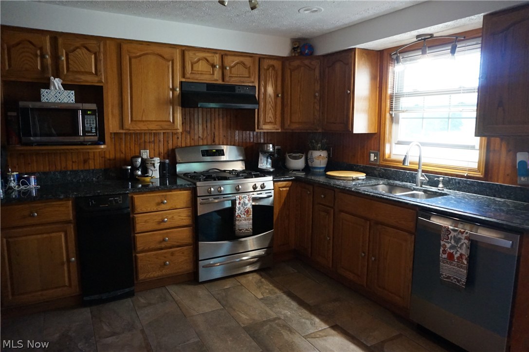 6019 New London Road Ashtabula OH 44004