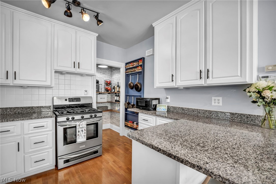 20417 Almar Drive Shaker Heights OH 44122