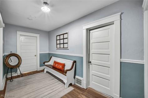 20417 Almar Drive Shaker Heights OH 44122