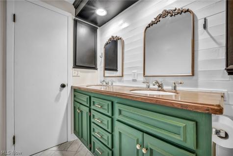 20417 Almar Drive Shaker Heights OH 44122
