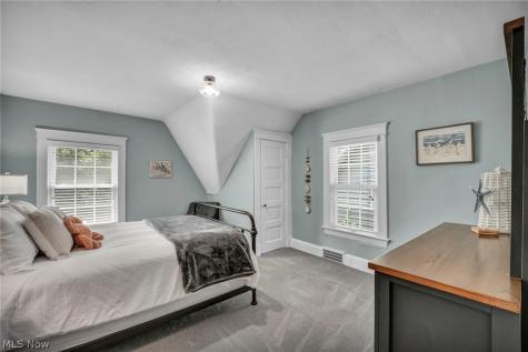 20417 Almar Drive Shaker Heights OH 44122