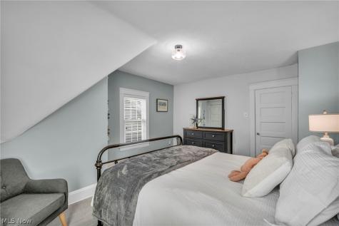 20417 Almar Drive Shaker Heights OH 44122
