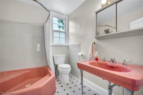 20417 Almar Drive Shaker Heights OH 44122