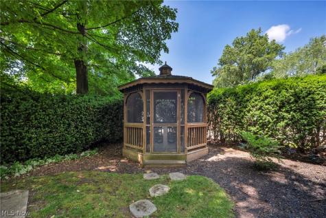 20417 Almar Drive Shaker Heights OH 44122