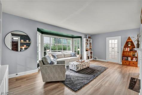 20417 Almar Drive Shaker Heights OH 44122