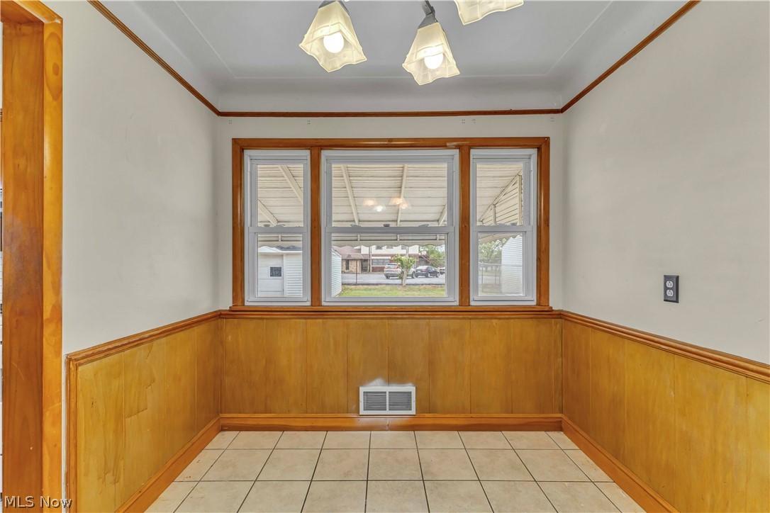 24 Leyton Road Bedford OH 44146