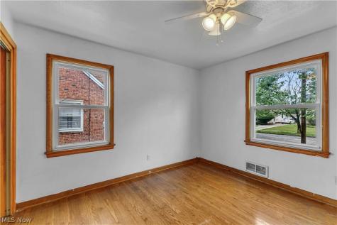 24 Leyton Road Bedford OH 44146