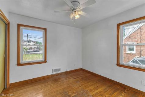 24 Leyton Road Bedford OH 44146