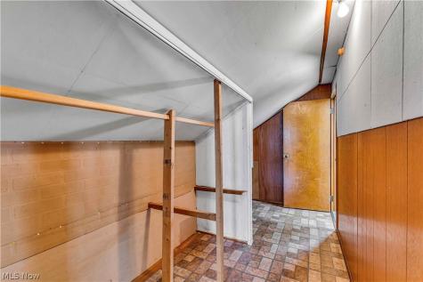 24 Leyton Road Bedford OH 44146
