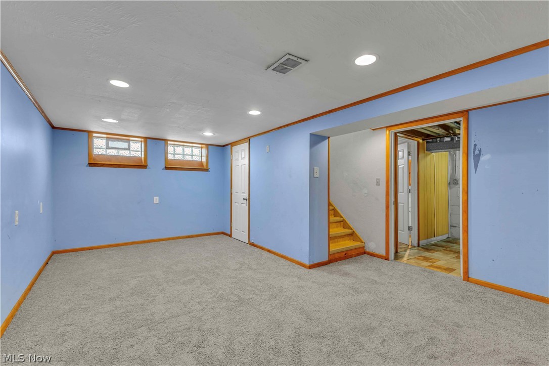 24 Leyton Road Bedford OH 44146